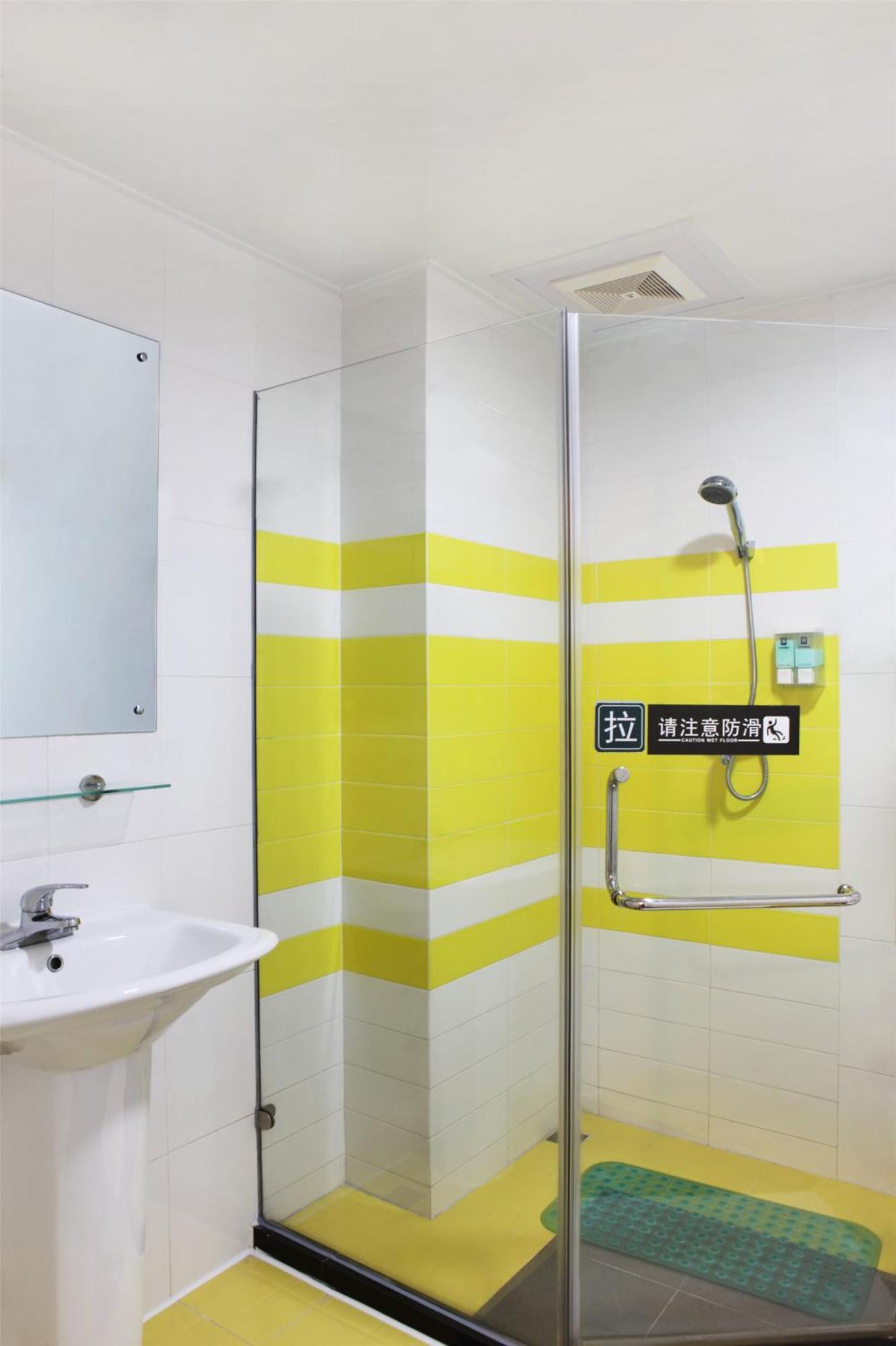 7Days Inn Guangzhou Zhongda North Gate Square Bagian luar foto